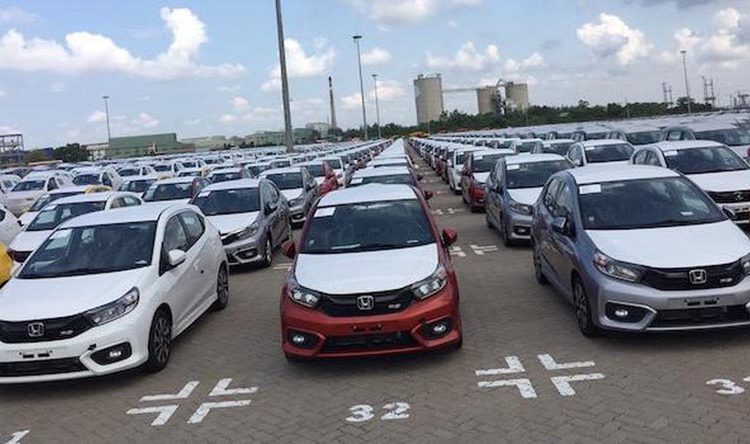 Ô tô nhập khẩu vượt 100.000 xe - 1