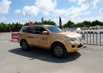 Bảng giá xe Nissan tháng 11-2019: Nissan Terra phiên bản V tặng ưu đãi 100 triệu đồng