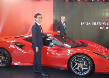 Cận cảnh siêu phẩm Ferrari F8 Tributo tại Việt Nam - 24