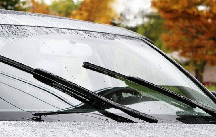 Những lỗi thường gặp của gạt nước kính ôtô và cách khắc phục