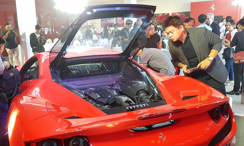 Cận cảnh siêu phẩm Ferrari F8 Tributo tại Việt Nam - 6