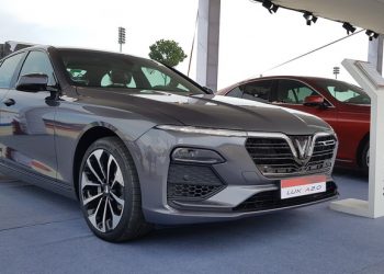 Từ ngày 1-11-2019, VinFast điều chỉnh tăng giá bán dòng xe Lux SA2.0 và Lux A2.0