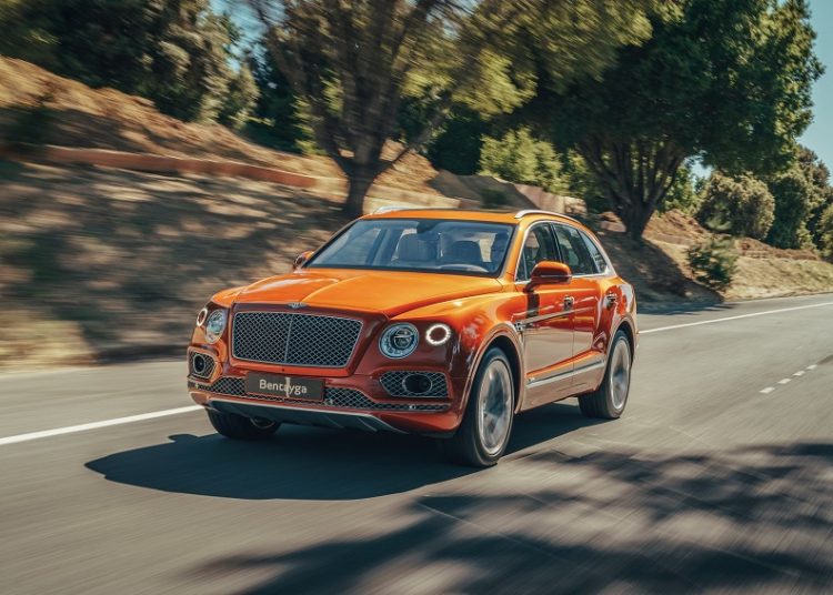 Bentley bắt đầu giao hàng mẫu xe điện khí hóa đầu tiên Bentayga Hybrid - 6