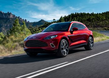 SUV siêu sang Aston Martin DBX ra mắt: Máy V8 542hp; giá từ 189.900 USD