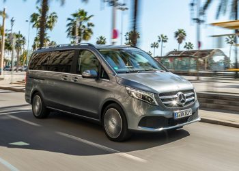 Mercedes-Benz Việt Nam ra mắt bộ đôi xe đa dụng hạng sang V-Class mới