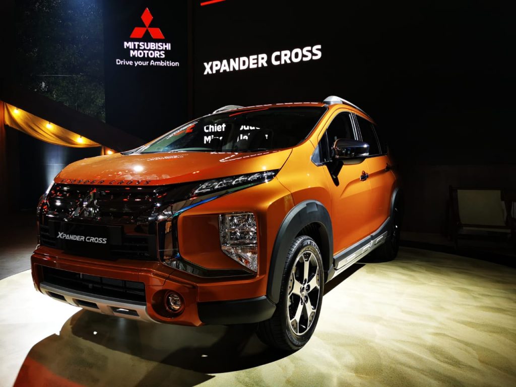 Mitsubishi Xpander Cross mới ra mắt - 2