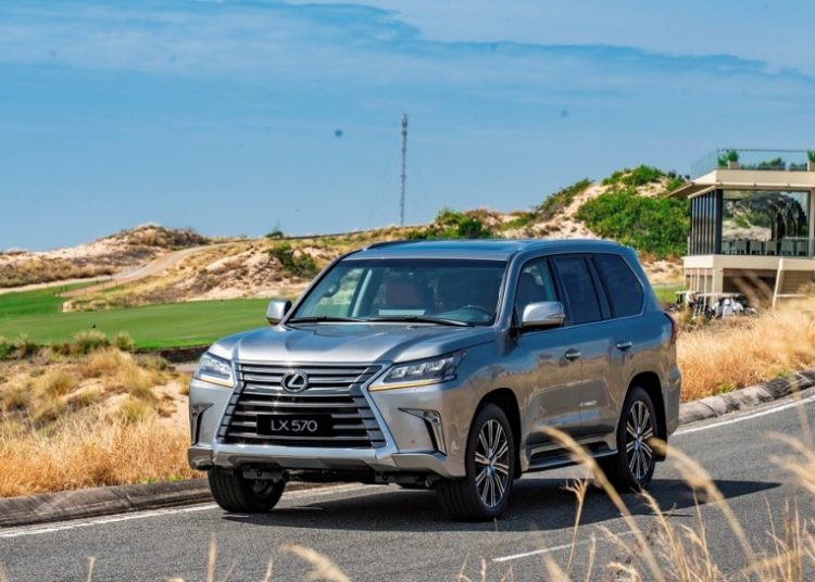 Lexus LX 570 mới phiên bản 2020 - 3