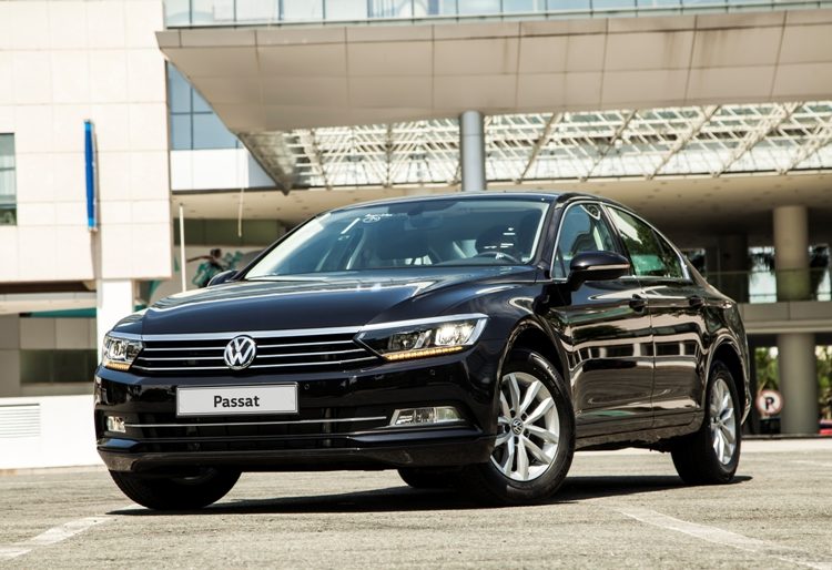 Volkswagen tặng phí trước bạ xe Passat - 2