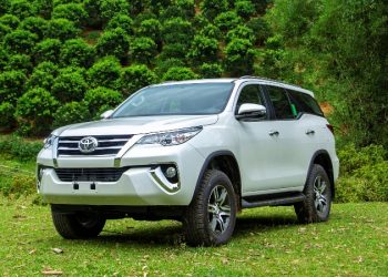 Cuối năm, Toyota Việt Nam ưu đãi lên đến 100 triệu đồng cho khách hàng mua xe lắp ráp trong nước