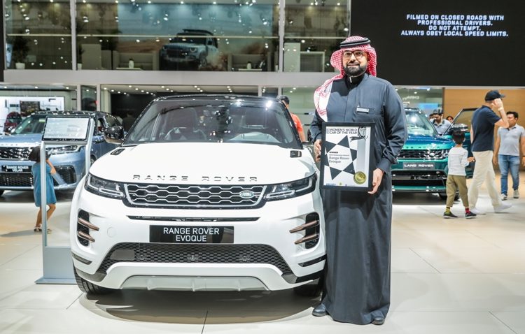 Range Rover Evoque mới nhận giải thưởng mẫu SUV/Crossover của năm 2019 - 4