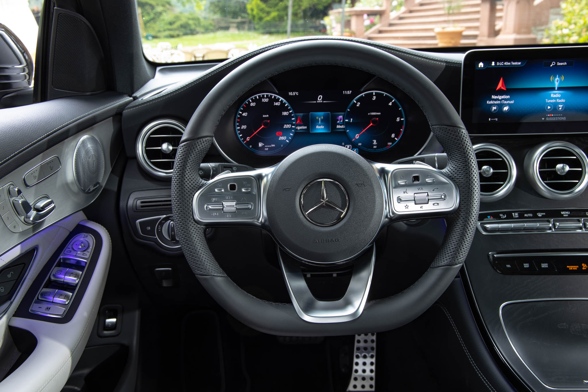 Mercedes-Benz GLC 300 2020 phiên bản nhập khẩu có giá hơn 2,5 tỉ đồng - 15
