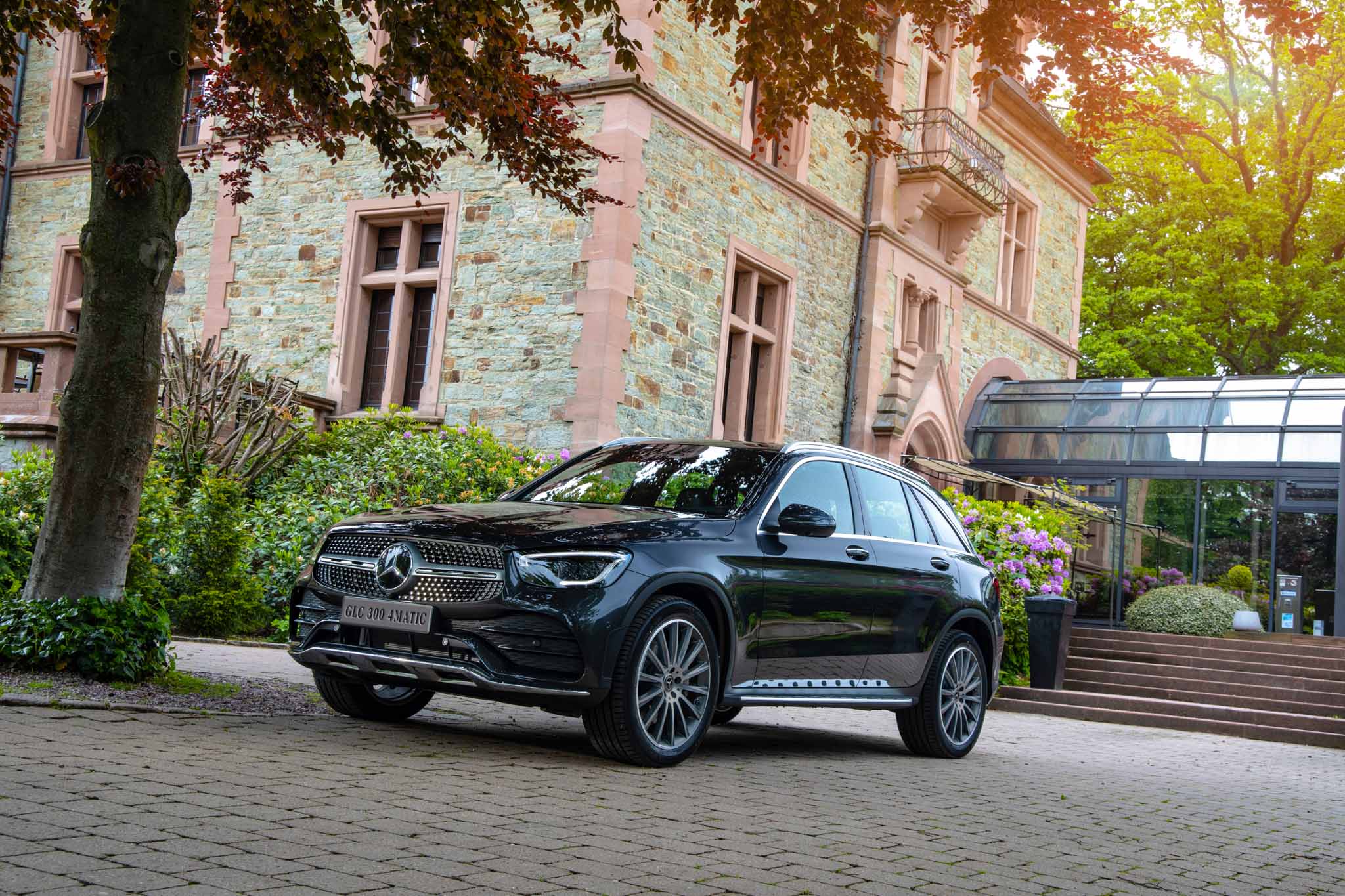 Mercedes-Benz GLC 300 2020 phiên bản nhập khẩu có giá hơn 2,5 tỉ đồng - 16