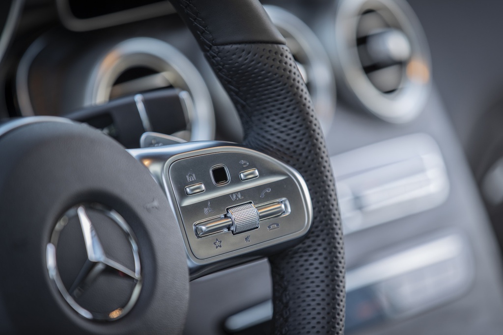 Mercedes-Benz GLC 300 2020 phiên bản nhập khẩu có giá hơn 2,5 tỉ đồng - 8