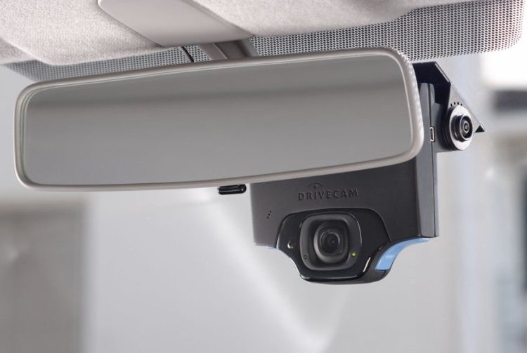 Những trang bị an toàn cần thiết khi mới mua xe ôtô