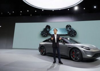 Sony bất ngờ ra mắt mẫu xe điện Vision-S tại CES 2020 - 24