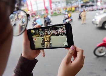 Từ ngày 15-1 người dân được giám sát CSGT bằng ghi âm, ghi hình - 1