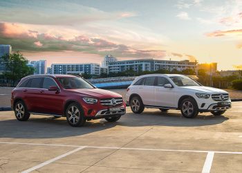 Bộ đôi Mercedes GLC 200 và GLC 200 4MATIC ra mắt, giá từ 1,749 tỷ đồng