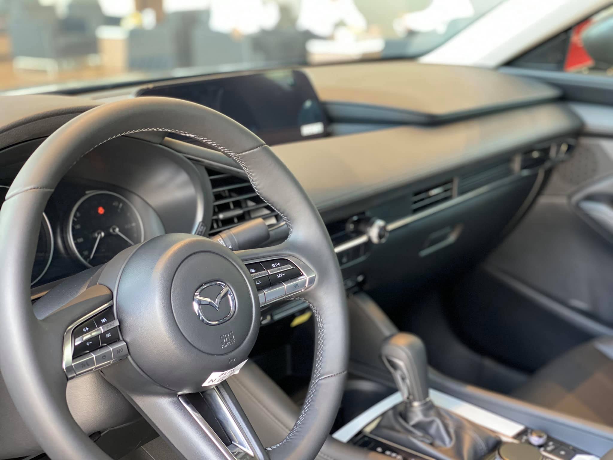 Cận cảnh Mazda3 2020 phiên bản Premium giá 839 triệu đồng tại Việt Nam - 8