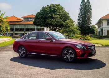 Mercedes-Benz C 180 2020 có giá 1,399 tỷ tại Việt Nam, cạnh tranh với cả Camry và Accord