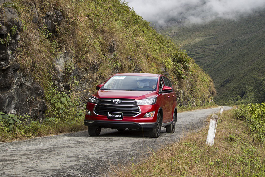 Toyota Việt Nam hỗ trợ 100% lệ phí trước bạ cho Altis, Innova, Fortune - 2