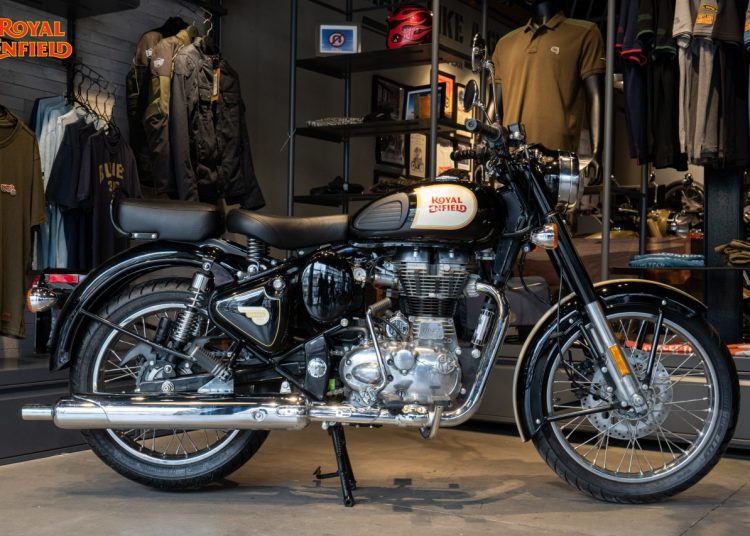 Royal Enfield Classic & Bullet 2020 có giá từ 131 triệu đồng - 1