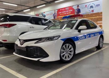 Sau VinFast Lux, Toyota Camry 2020 được chọn làm xe CSGT Việt Nam - 1