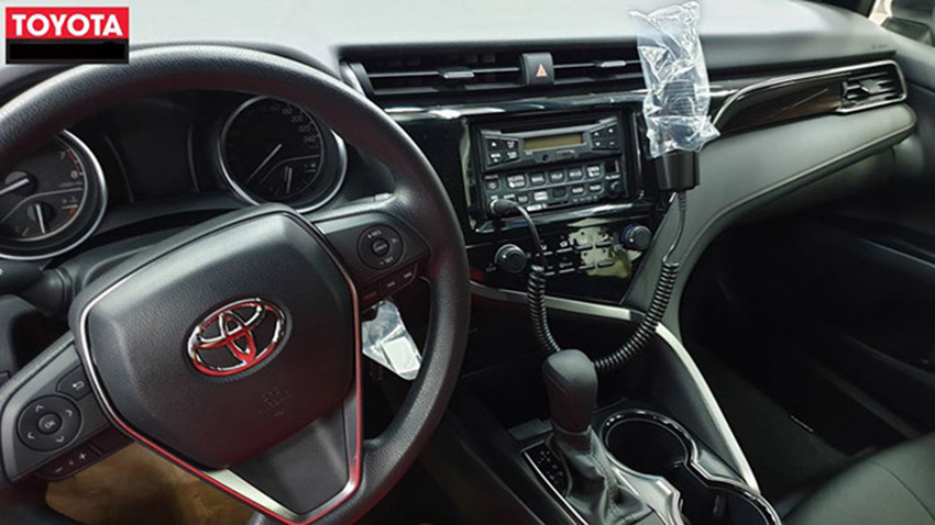 Sau VinFast Lux, Toyota Camry 2020 được chọn làm xe CSGT Việt Nam - 7