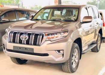 Cận cảnh Toyota Land Cruiser Prado 2020 giá hơn 2,3 tỷ tại Việt Nam - 01