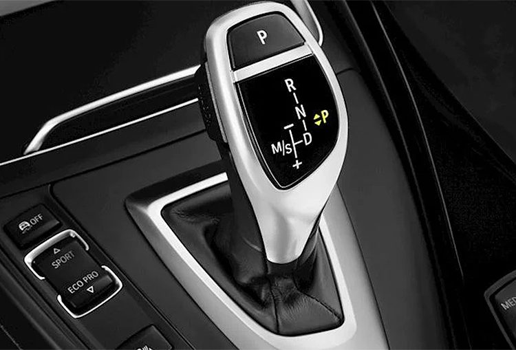 Những ký hiệu trên cần số xe có ý nghĩa gì? - 1