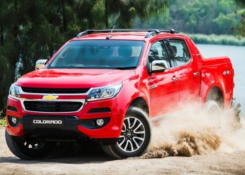 Theo chân Trailblazer, Chevrolet Colorado cũng giảm giá “khủng” 160 triệu - 1