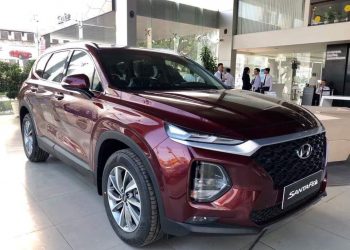 Hyundai SantaFe giảm giá gần 100 triệu chạy đua với Mazda CX-8 và Honda CR-V - 1