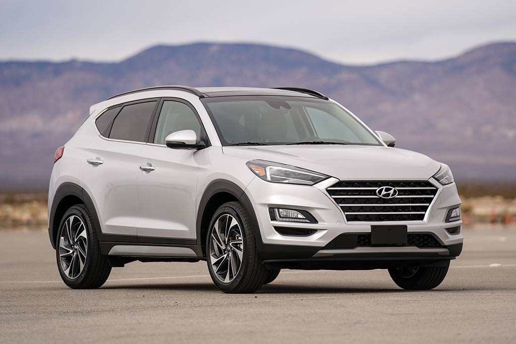 Hyundai Tucson 2020 bản tiêu chuẩn giá ngang xe sedan hạng C - 1