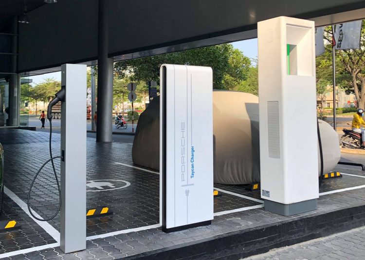 Porsche Sài Gòn trang bị trạm sạc riêng cho Taycan