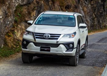Vượt qua khó khăn mùa dịch, Toyota Việt Nam vẫn bán ra 5.143 xe trong tháng 03 - 1