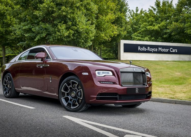 Rolls-Royce bàn giao xe cho khách hàng sau dịch Covid-19