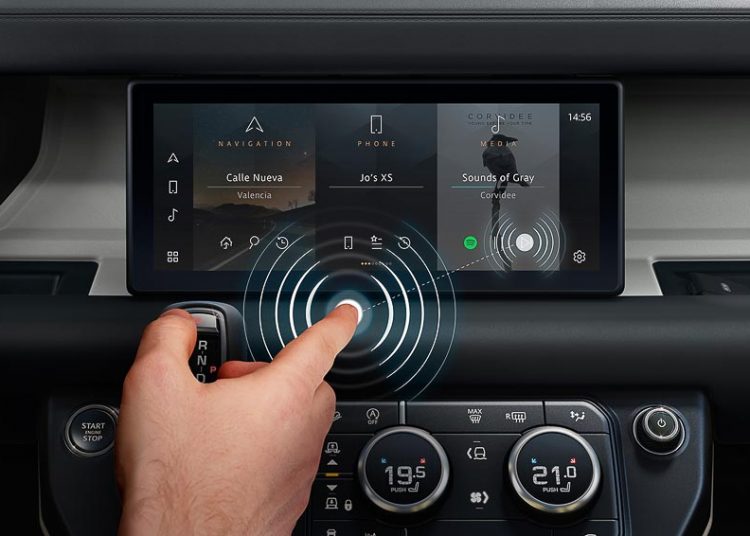 Jaguar Land Rover phát triển màn hình cảm ứng không chạm để hỗ trợ chống lại COVID-19