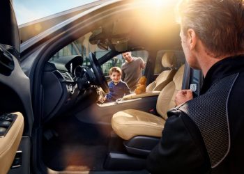 Mercedes-Benz ra mắt Dịch vụ hỗ trợ 24h - Điểm cộng khác biệt cho dịch vụ hậu mãi