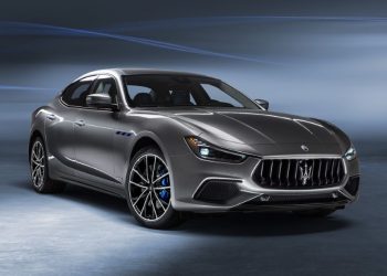 Maserati trình làng mẫu xe lai điện Ghibli Hybrid hoàn toàn mới