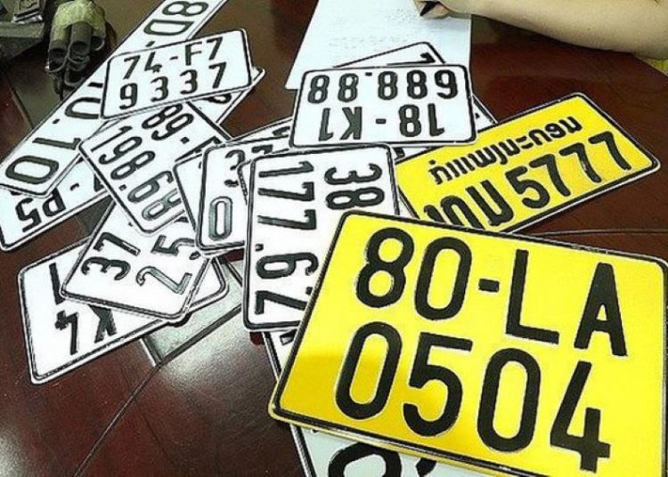 biển số xe màu vàng