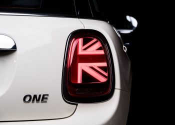 MINI One 5 Cửa giá 1,479 tỷ đồng có gì độc đáo?