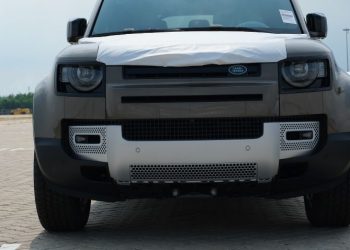 Land Rover Defender mới đã xuất hiện tại Việt Nam