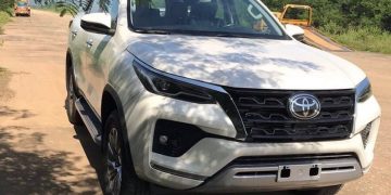 Toyota Fortuner 2020 lắp ráp trong nước, chờ ngày ra mắt - 1