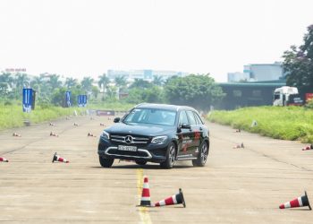 Học viện Lái xe An toàn Mercedes-Benz (MBDE) năm 2020
