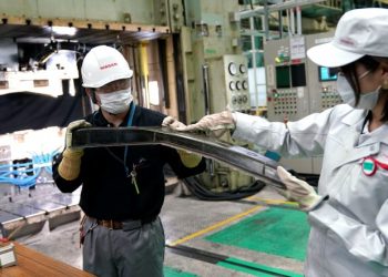 Nissan đột phá trong sản xuất phụ tùng xe hơi bằng sợi carbon