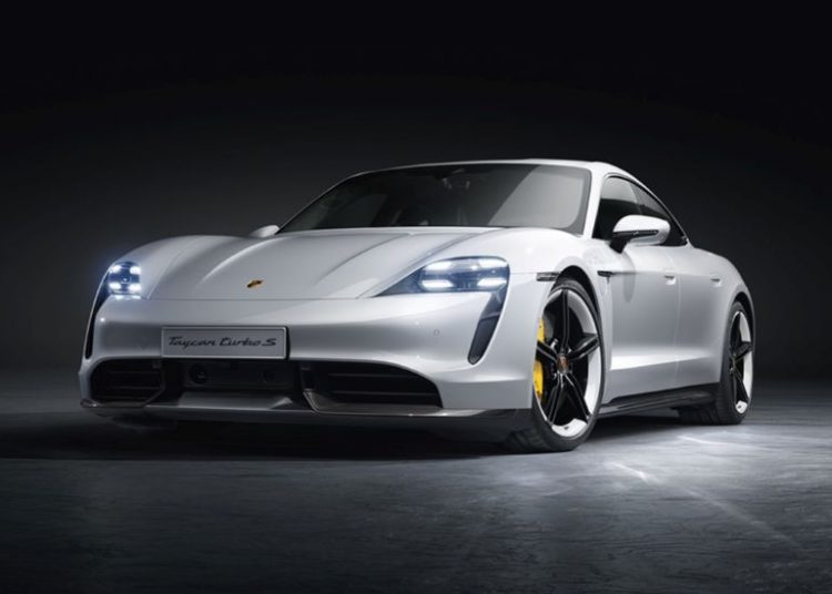 Porsche Việt Nam công bố giá bán của dòng xe thuần điện Taycan từ 5,72 tỷ đồng