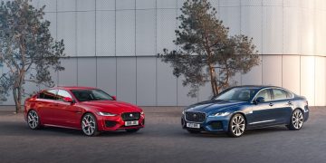 Jaguar XE: cập nhật các công nghệ được kết nối mới và công suất lai điện