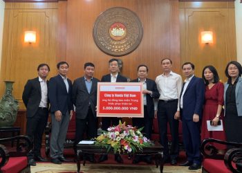 Honda Việt Nam hỗ trợ người dân các tỉnh miền Trung vượt qua khó khăn do mưa lũ gây ra