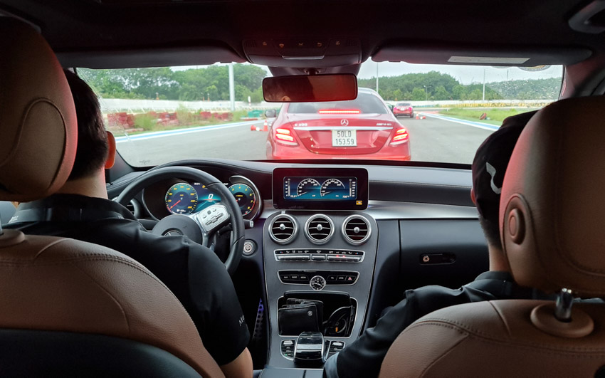 Học viện Lái xe An toàn Mercedes-Benz 2020 - Từ đường đua đến đường phố - 7