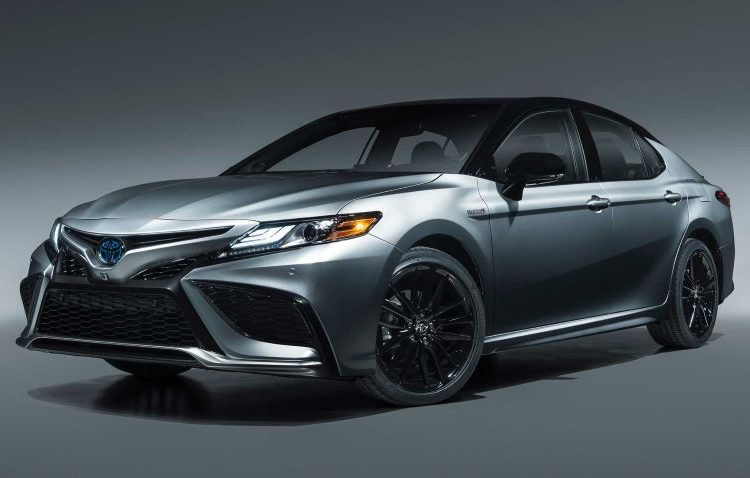 Toyota Camry Hybrid 2021 mới trang bị gói an toàn Safety Sense 2.5