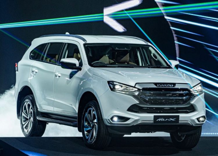 Mẫu xe Isuzu MU-X 2021 vừa ra mắt tại Thái Lan có gì mới?